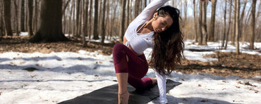 Le guide essentiel des serviettes de yoga chaud : restez bien adhérent et sans transpiration !